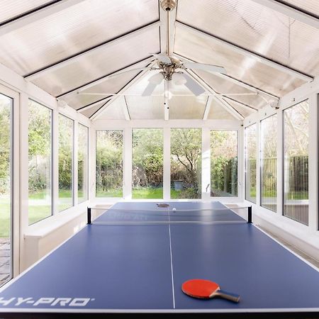 Ping-Pong Paradise Crawley  Exteriör bild